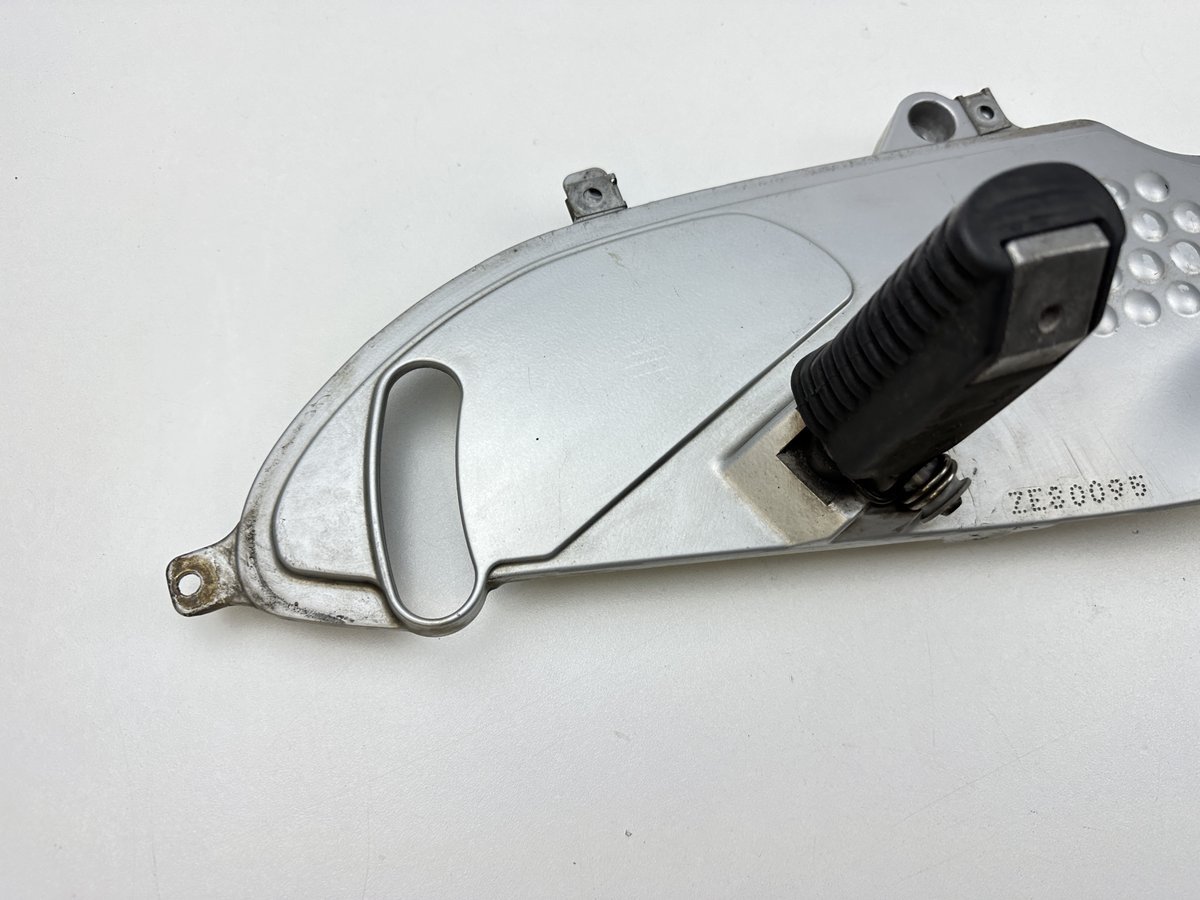 Dratom Parts piece moto 57 20241226 182655 PLATINE REPOSE PIED GAUCHE BMW R 1150 RT 2001-2004 – Image 2