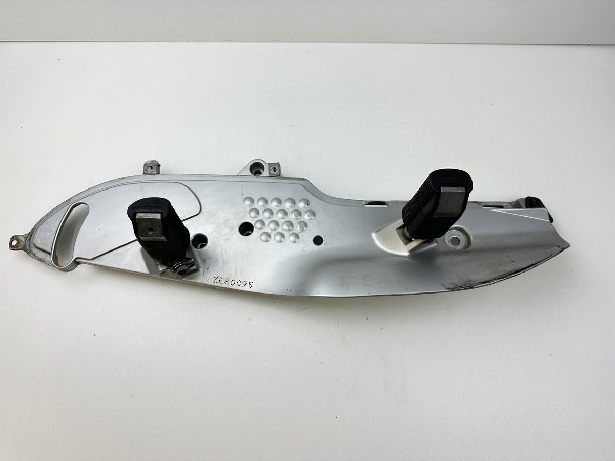 Dratom Parts piece moto 58 20241226 182659 PLATINE REPOSE PIED GAUCHE BMW R 1150 RT 2001-2004