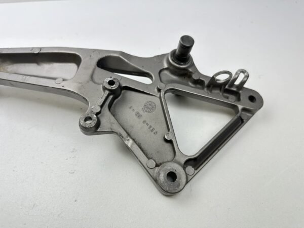 PLATINE REPOSE PIED DROITE HONDA CB 600 F HORNET 1998-2002 – Image 7