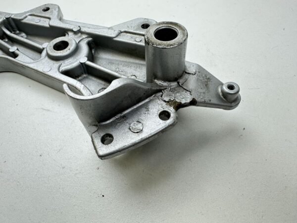 SUPPORT MOTEUR GAUCHE HONDA CB 600 F HORNET 1998-2002 – Image 5