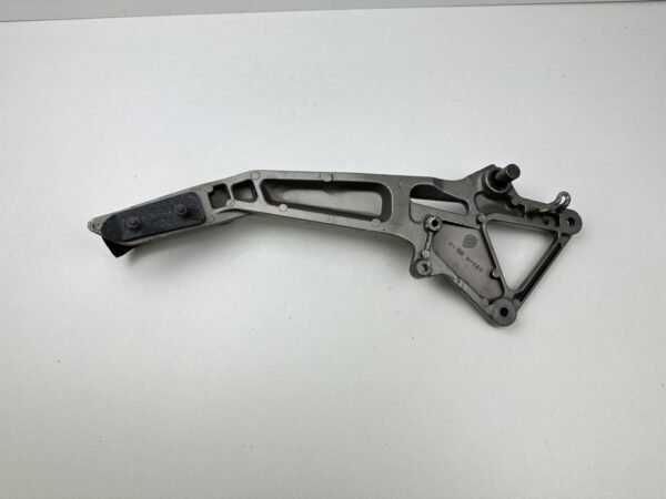 PLATINE REPOSE PIED DROITE HONDA CB 600 F HORNET 1998-2002 – Image 6