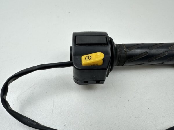 COMMODO DROIT AVEC BARILLET DE GAZ PEUGEOT KISBEE 50 2T 2013-2017 – Image 2