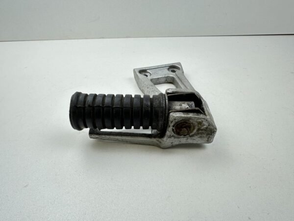 PLATINE REPOSE PIED PASSAGER DROITE YAMAHA TDR 125 1998-2003 – Image 5