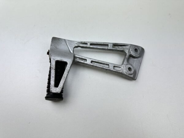 PLATINE REPOSE PIED PASSAGER DROITE YAMAHA TDR 125 1998-2003 – Image 4