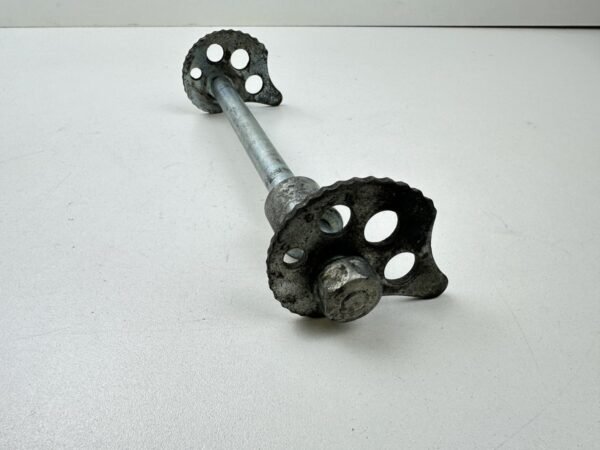 AXE ROUE ARRIERE YAMAHA SR 125 1987-1991 – Image 2