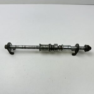 AXE DE ROUE ARRIERE HONDA CBF 125 2009-2014