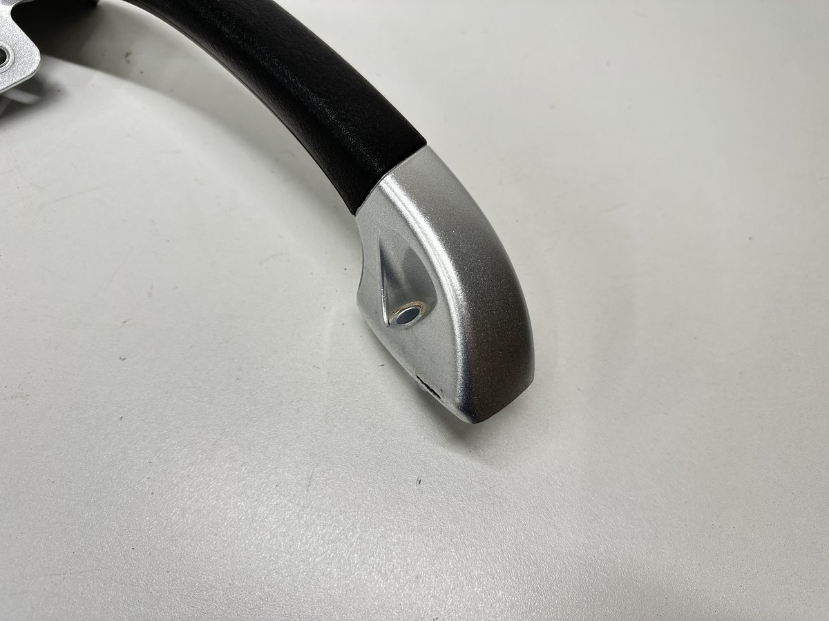 Dratom Parts piece scooter Piaggio MP3 300 2010 2011 2012 2013 2014 04 20241202 135045 POIGNÉE PASSAGER GAUCHE PIAGGIO MP3 300 IE LT 2010-2014 – Image 6