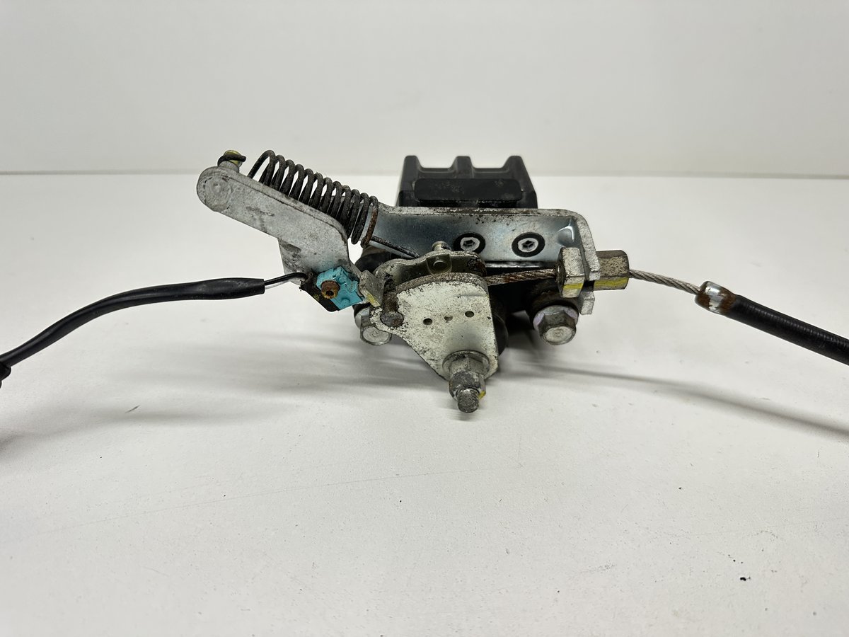 Dratom Parts piece scooter Piaggio MP3 300 2010 2011 2012 2013 2014 27 20241202 210921 ÉTRIER FREIN DE PARKING PIAGGIO MP3 300 IE LT 2010-2014 – Image 3