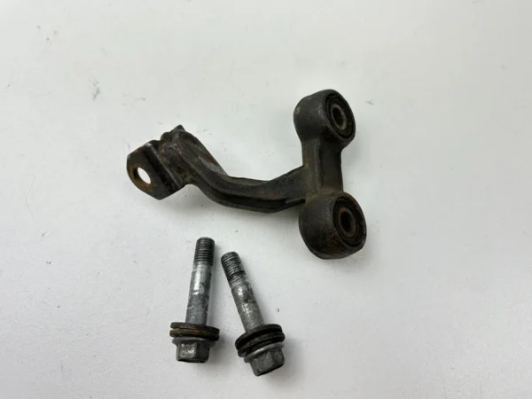 PLATINE REPOSE PIED DROITE SUZUKI DR 600 1986-1989