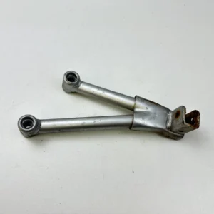 PLATINE REPOSE PIED PASSAGER GAUCHE SUZUKI GSF 600 BANDIT 2000-2004