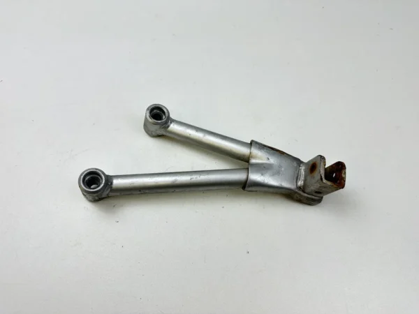 PLATINE REPOSE PIED PASSAGER GAUCHE SUZUKI GSF 600 BANDIT 2000-2004