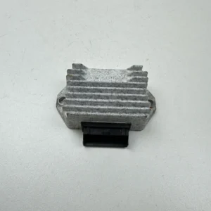 RÉGULATEUR DE TENSION VESPA S 2T 50 2007-2012