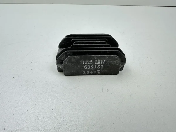 Pièce détachée piece moto d'origine contrôlée et testée - En stock chez Dratom Parts