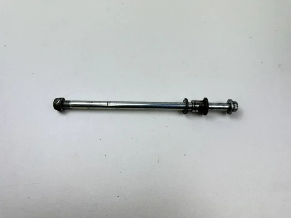 AXE ROUE AVANT SUZUKI 125 BURGMAN 2002-2007