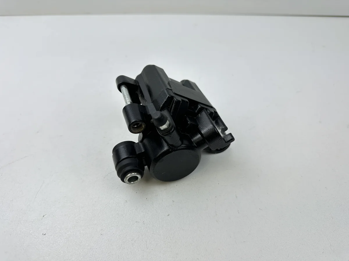 Dratom Parts piece moto 68 20250102 083403 ÉTRIER FREIN ARRIERE CYCLONE Z2 125 2017-2019