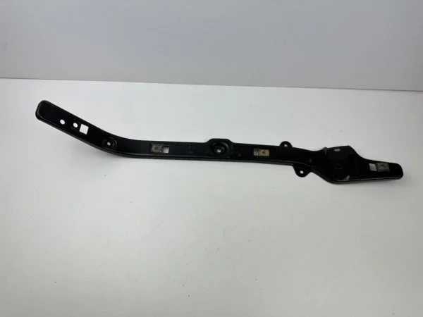 RENFORT REPOSE PIED GAUCHE PIAGGIO X8 250 IE 2005-2008