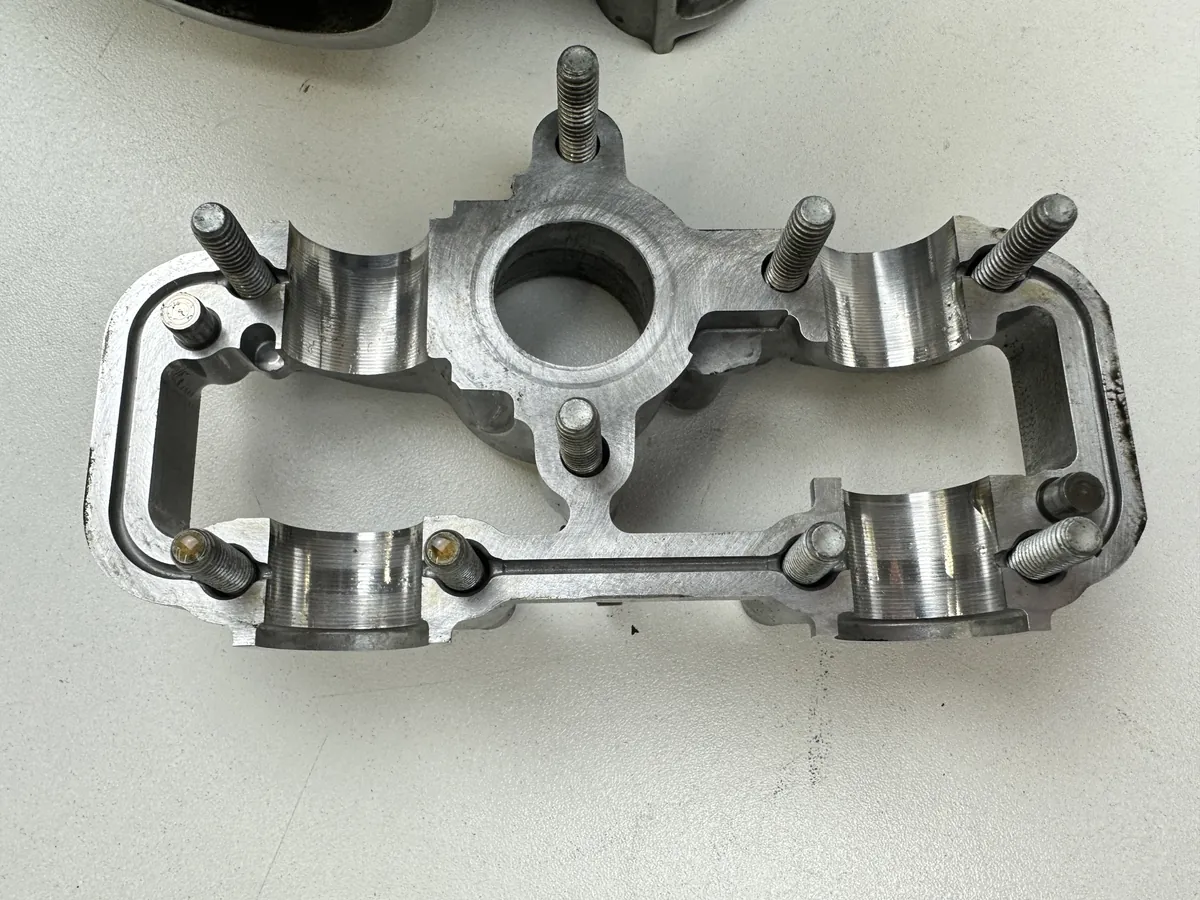 Dratom Parts piece moto 03 53 Pièce moto piece moto occasion premium sélectionnée par expert - Boutique Dratom Parts