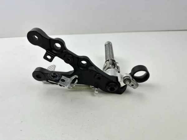 Pièce détachée piece moto d'origine contrôlée et testée - En stock chez Dratom Parts