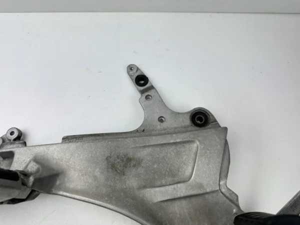Composant piece moto d'occasion certifié en excellent état - Vendeur professionnel Dratom Parts