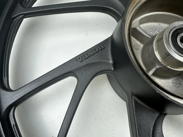 Pièce piece moto d'occasion authentique et vérifiée - Qualité garantie par Dratom Parts