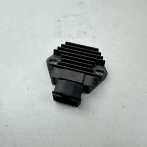 RÉGULATEUR TENSION HONDA 125 VARADERO 2001-2006