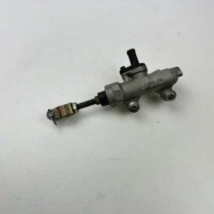 MAÎTRE CYLINDRE FREIN ARRIÈRE SUZUKI 500 GSE 2001-2007