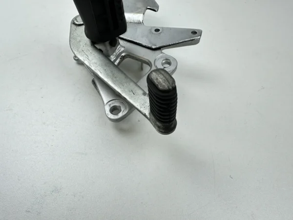 Pièce détachée piece moto d'origine contrôlée et testée - En stock chez Dratom Parts