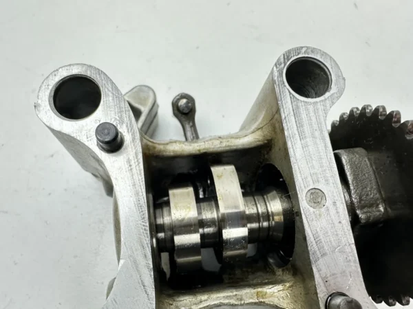 Composant piece moto d'occasion certifié en excellent état - Vendeur professionnel Dratom Parts