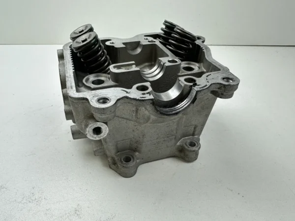 Composant piece moto d'occasion certifié en excellent état - Vendeur professionnel Dratom Parts