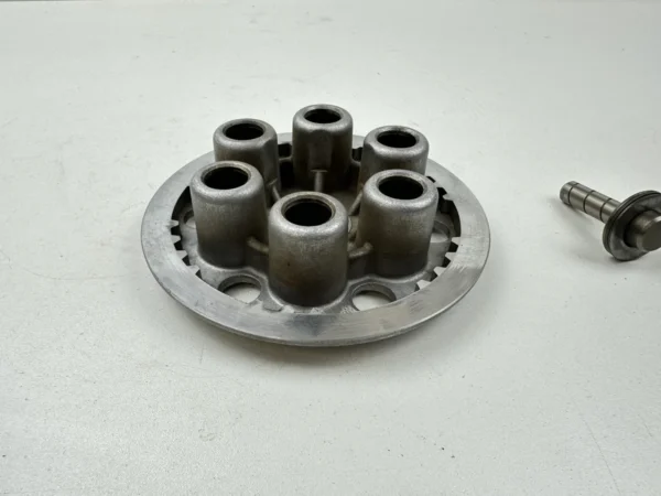 Composant piece moto d'occasion certifié en excellent état - Vendeur professionnel Dratom Parts