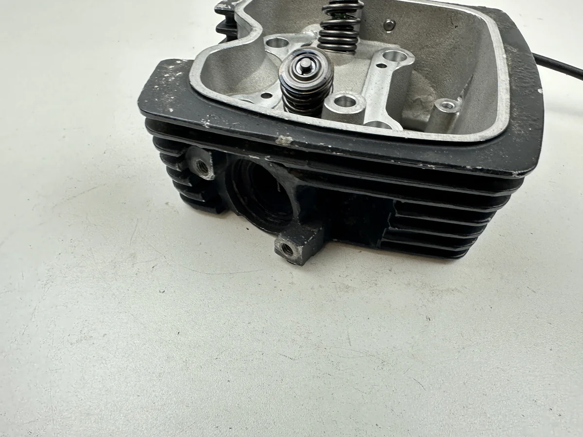 Dratom Parts piece moto 23 28 Pièce piece moto d'occasion authentique et vérifiée - Qualité garantie par Dratom Parts