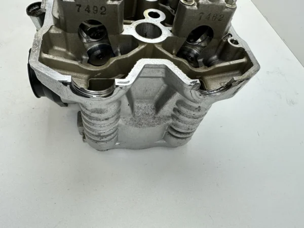 Composant piece moto d'occasion certifié en excellent état - Vendeur professionnel Dratom Parts