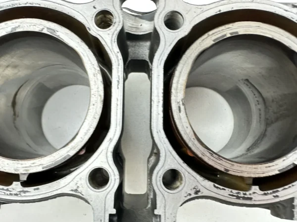 Composant piece moto d'occasion certifié en excellent état - Vendeur professionnel Dratom Parts