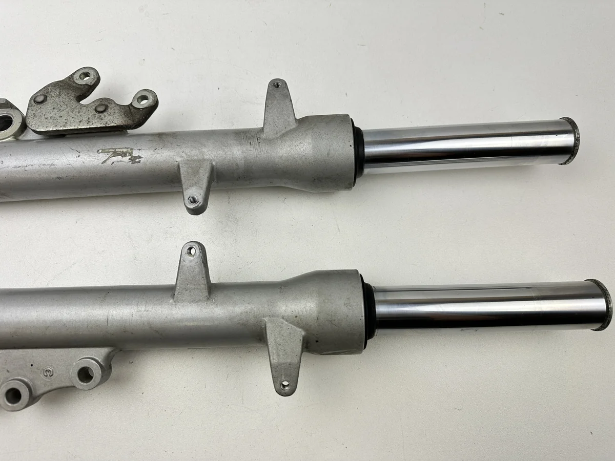 Dratom Parts piece moto 04 46 Pièce détachée piece moto d'origine contrôlée et testée - En stock chez Dratom Parts