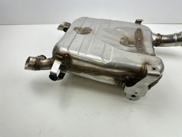 Composant piece moto d'occasion certifié en excellent état - Vendeur professionnel Dratom Parts