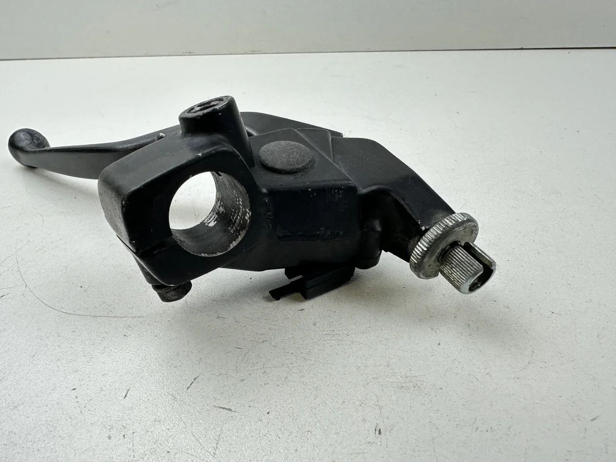 Dratom Parts piece moto 03 33 Pièce détachée piece moto d'origine contrôlée et testée - En stock chez Dratom Parts