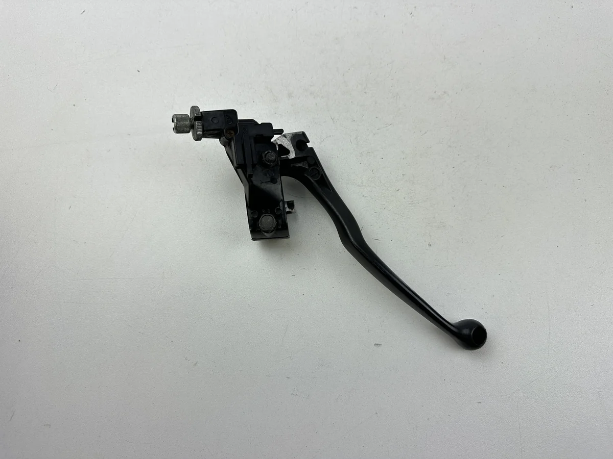 Dratom Parts piece moto 06 33 Pièce piece moto d'occasion authentique et vérifiée - Qualité garantie par Dratom Parts