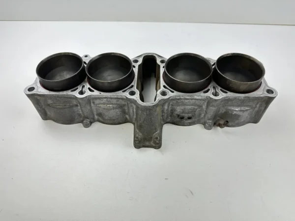 Pièce piece moto d'occasion authentique et vérifiée - Qualité garantie par Dratom Parts