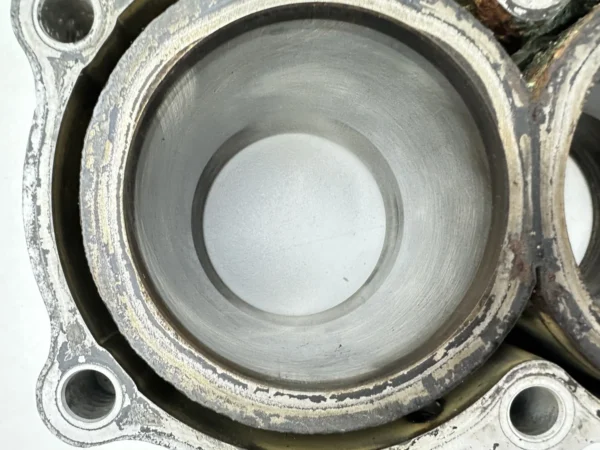 Composant piece moto d'occasion certifié en excellent état - Vendeur professionnel Dratom Parts