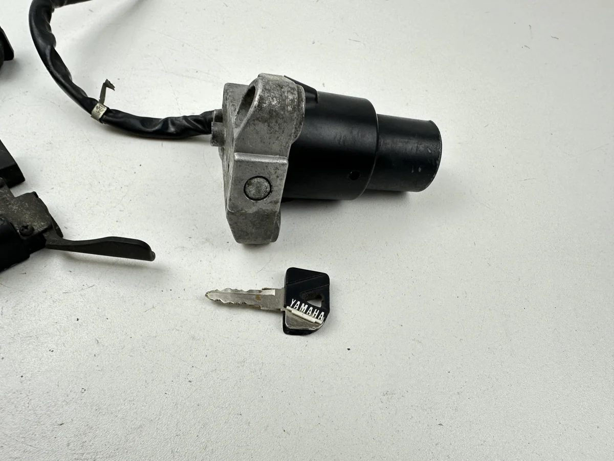 Dratom Parts piece moto 73 11 Pièce détachée piece moto d'origine contrôlée et testée - En stock chez Dratom Parts