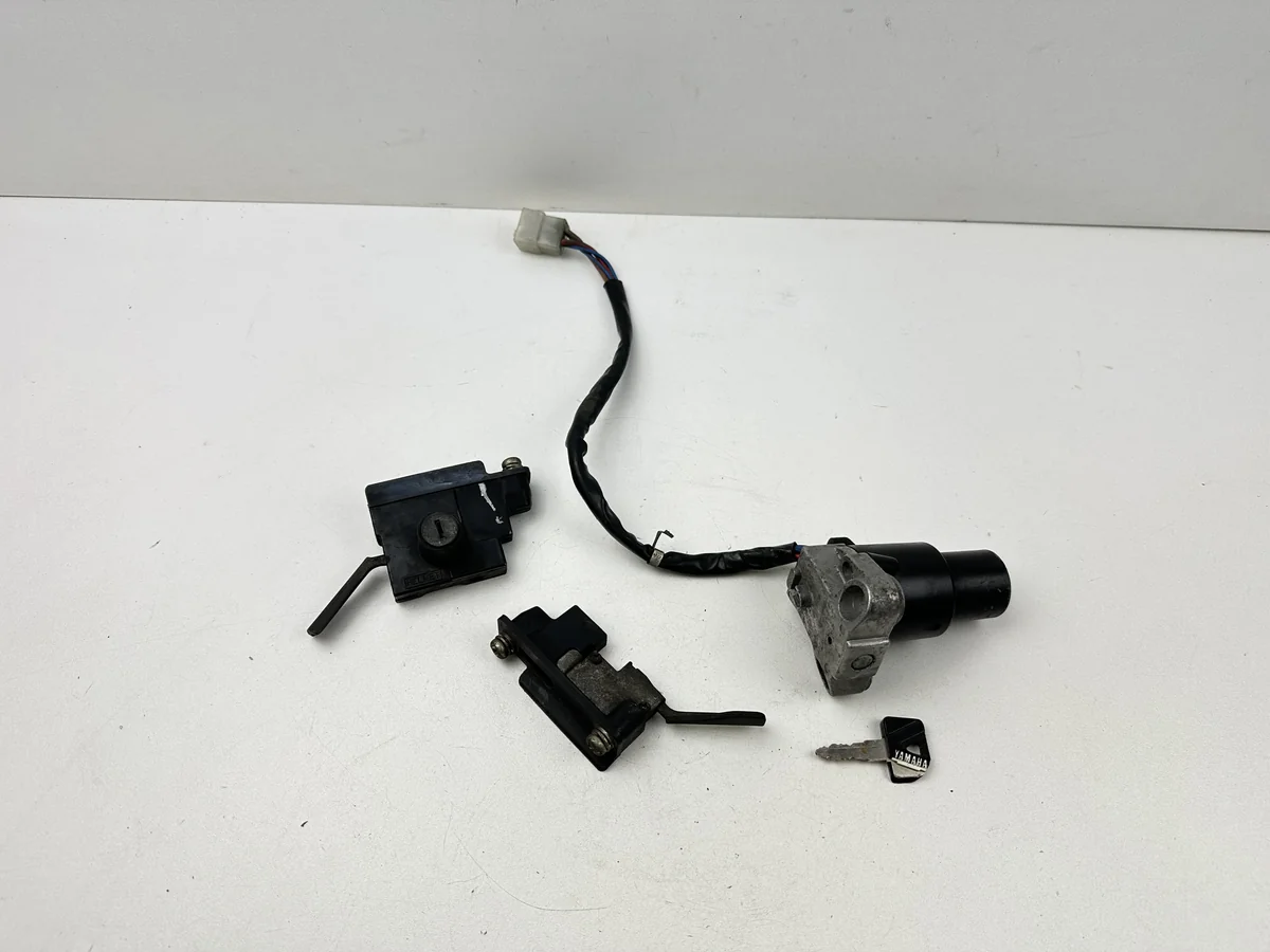 Dratom Parts piece moto 74 11 Pièce piece moto d'occasion authentique et vérifiée - Qualité garantie par Dratom Parts