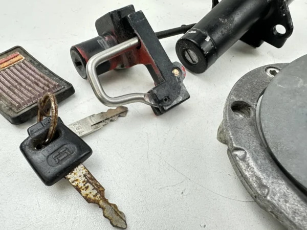 Pièce détachée piece moto d'origine contrôlée et testée - En stock chez Dratom Parts