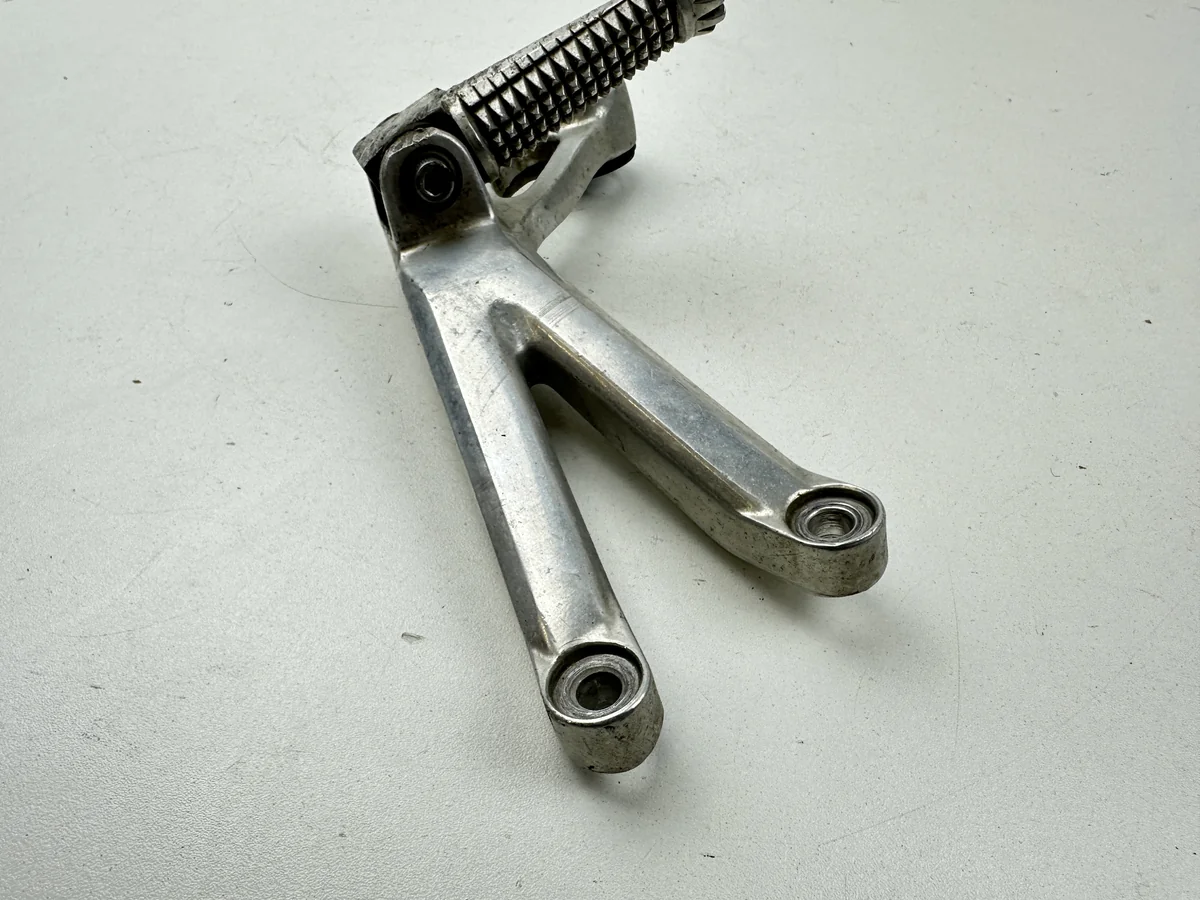 Dratom Parts piece moto 24 1 Pièce détachée piece moto d'origine contrôlée et testée - En stock chez Dratom Parts