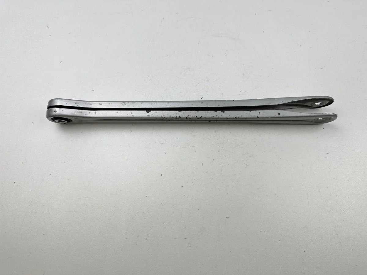 Dratom Parts piece moto 24 2 Pièce détachée piece moto d'origine contrôlée et testée - En stock chez Dratom Parts